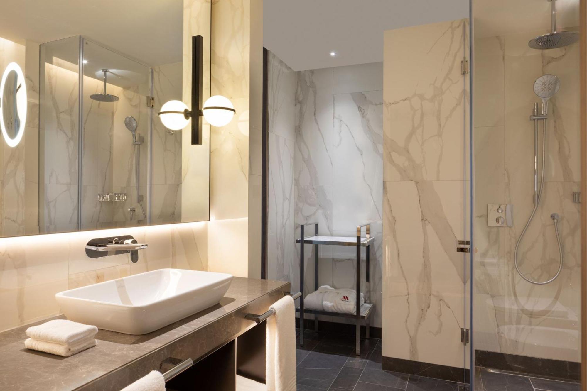 Tirana Marriott Hotel Экстерьер фото
