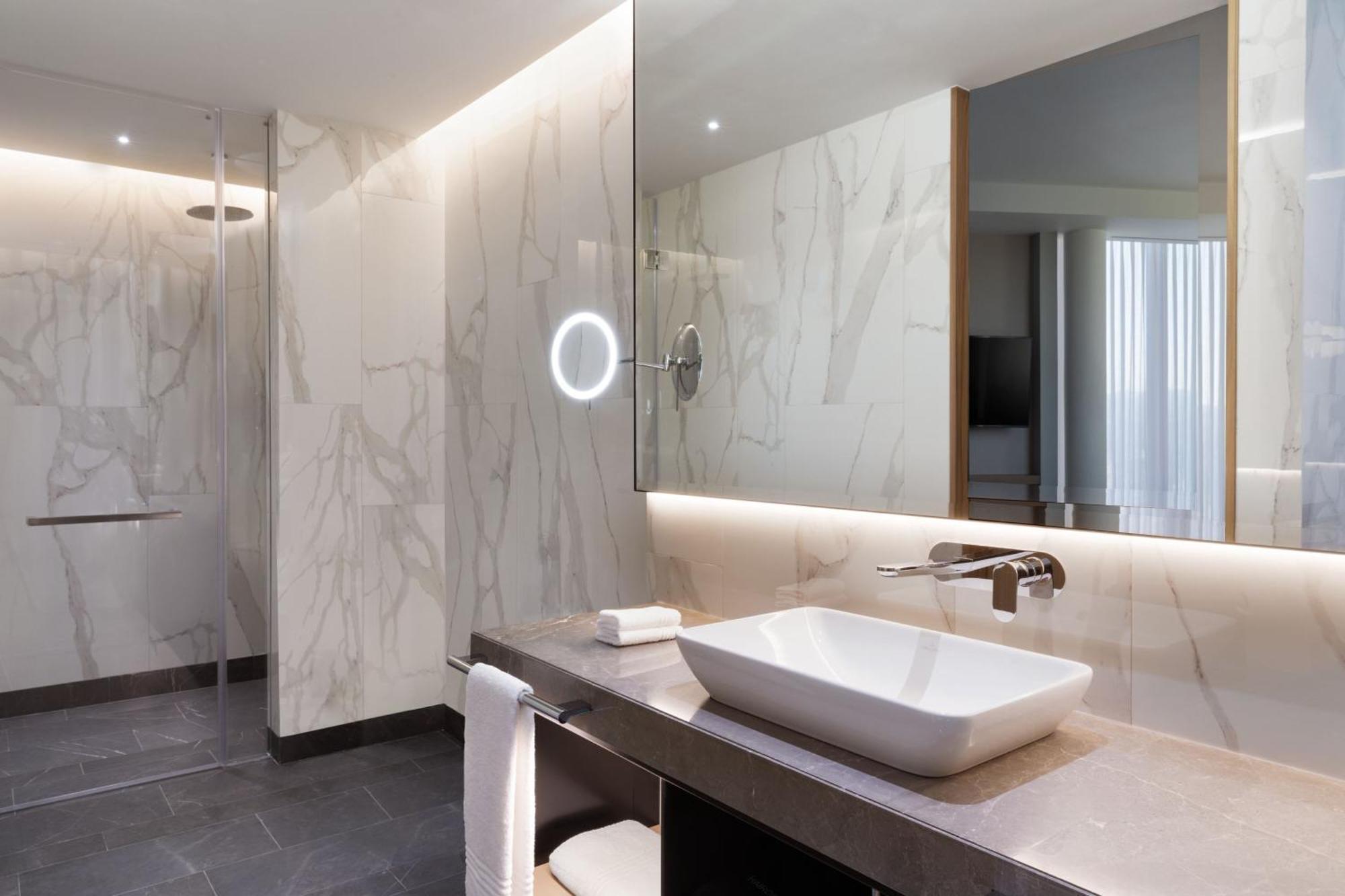 Tirana Marriott Hotel Экстерьер фото